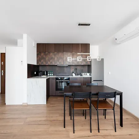 Pilsudskiego By Bookinghost *