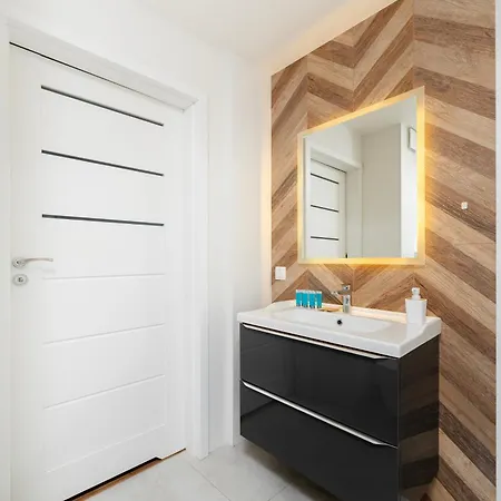 Pilsudskiego By Bookinghost 公寓 *