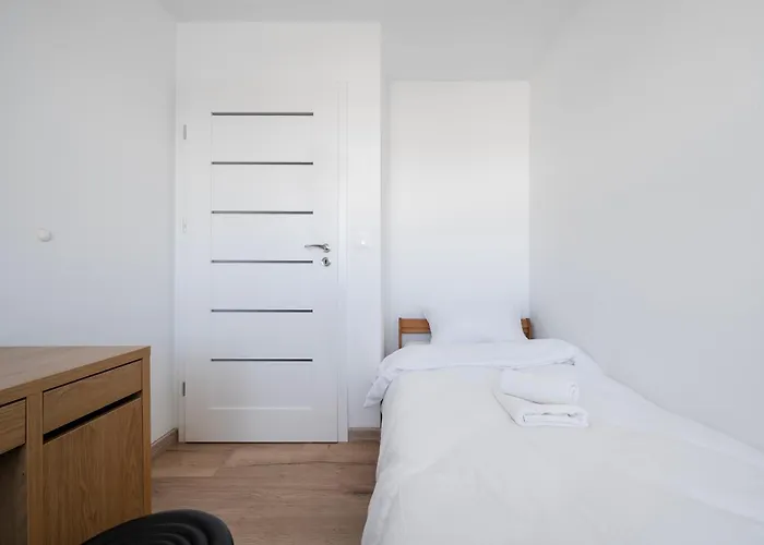 Pilsudskiego By Bookinghost